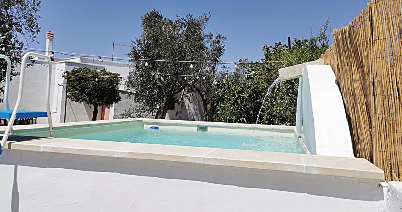 terra rossa casa di campagna con piscina Casarano Esterno foto