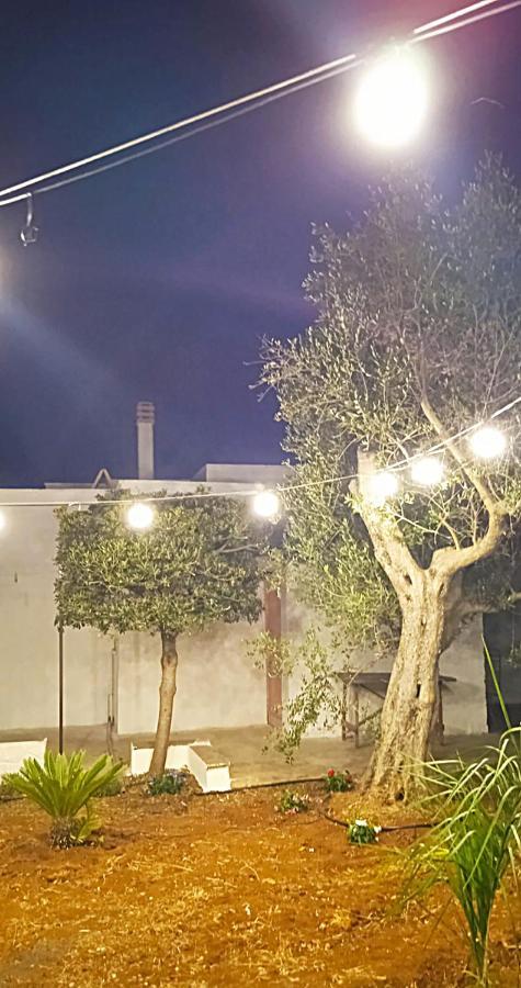 terra rossa casa di campagna con piscina Casarano Esterno foto