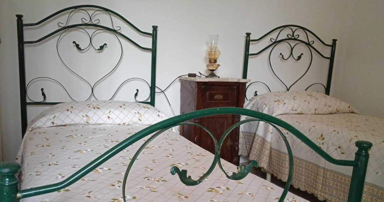 terra rossa casa di campagna con piscina Casarano Esterno foto