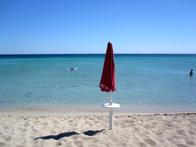 terra rossa casa di campagna con piscina Casarano Esterno foto